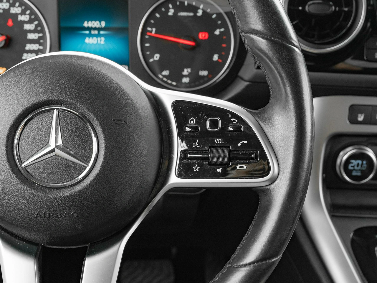 Mercedes T 180 d - Zdjęcie 16