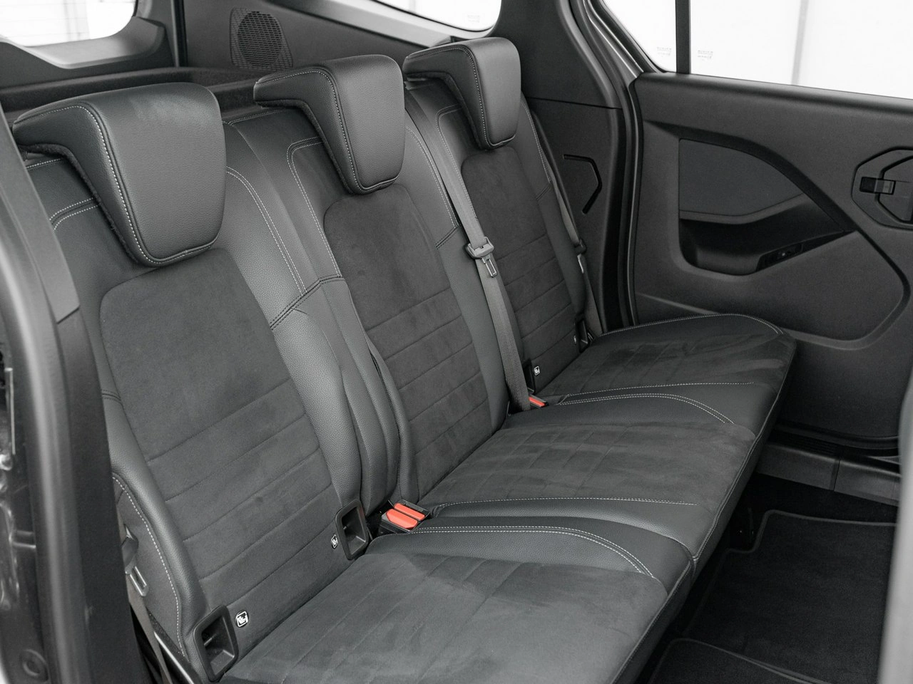 Mercedes T 180 d - Zdjęcie 24