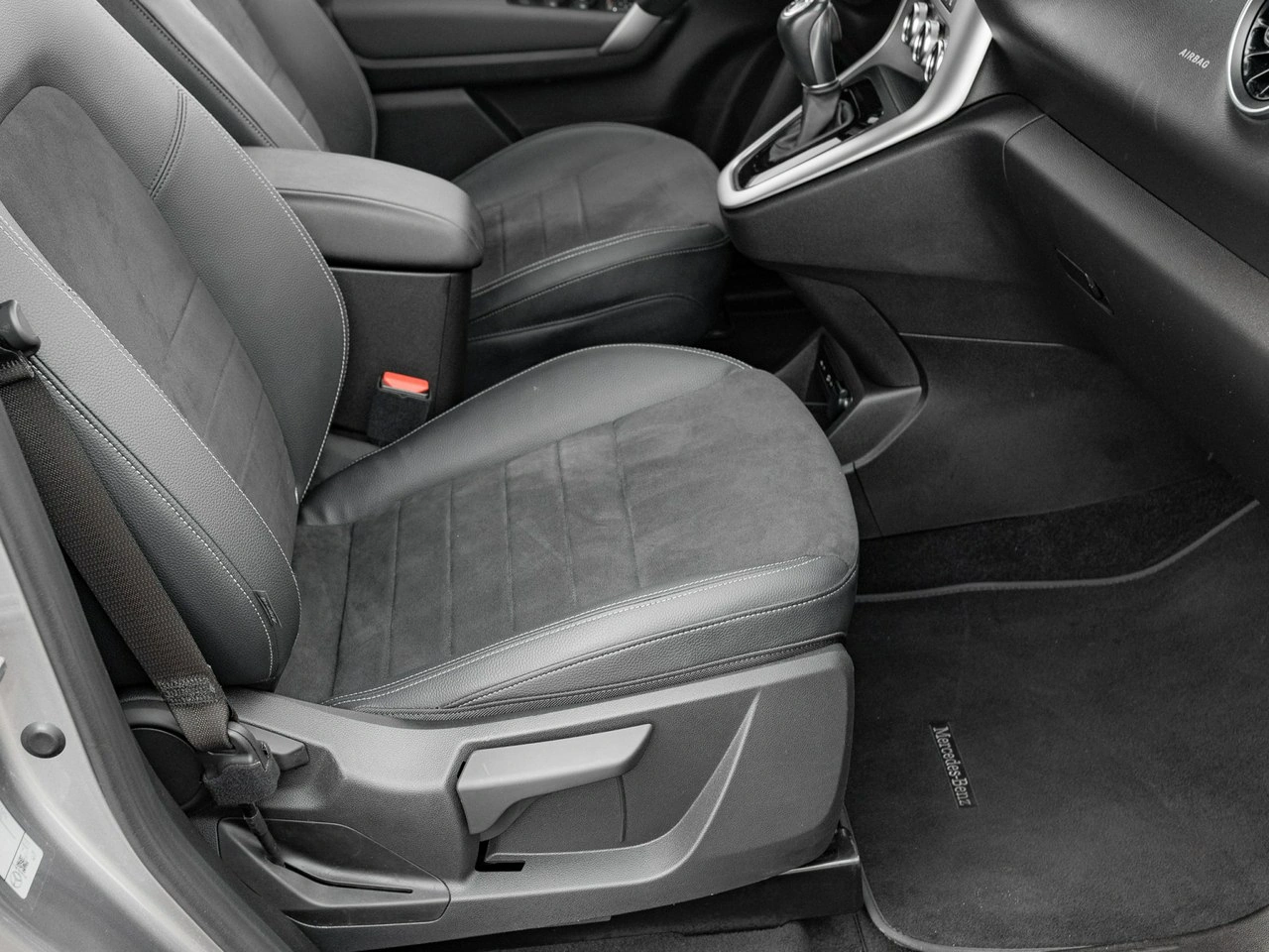 Mercedes T 180 d - Zdjęcie 26