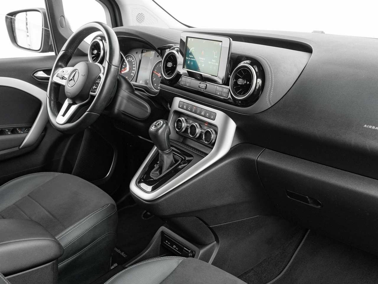 Mercedes T 180 d - Zdjęcie 28