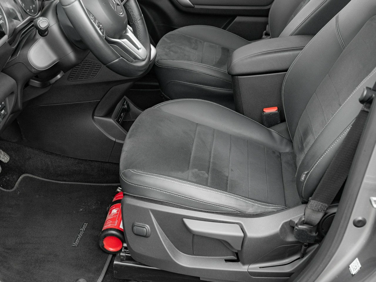 Mercedes T 180 d - Zdjęcie 11