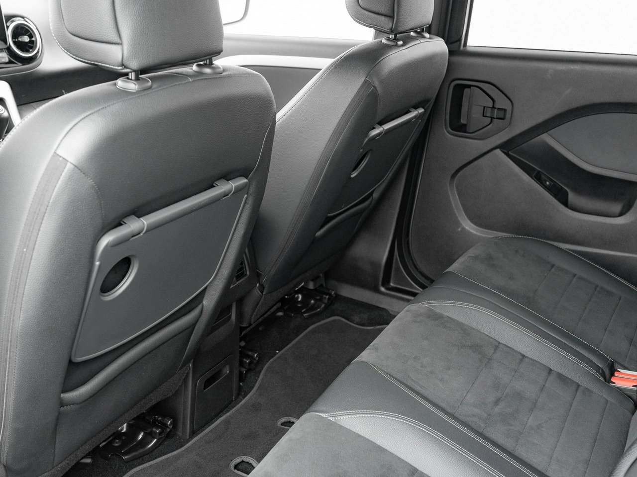 Mercedes T 180 d - Zdjęcie 19