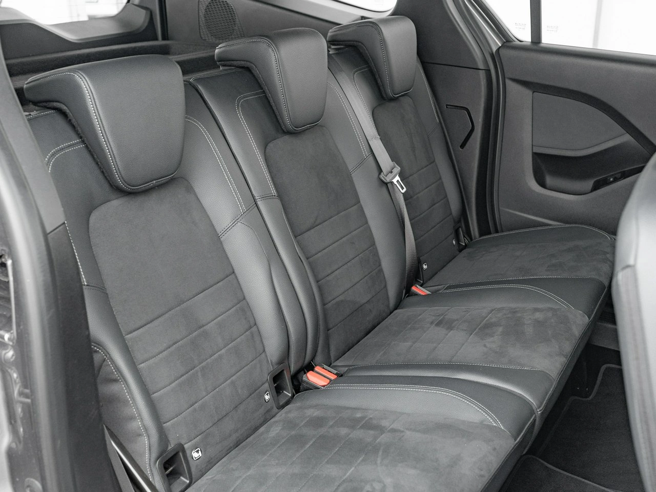 Mercedes T 180 d - Zdjęcie 21