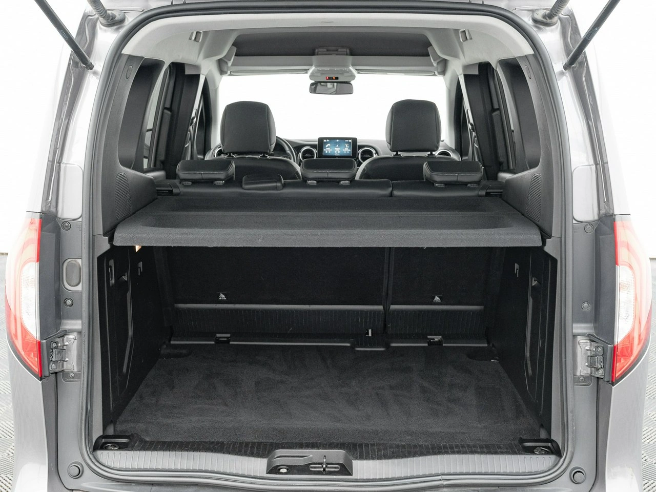 Mercedes T 180 d - Zdjęcie 23