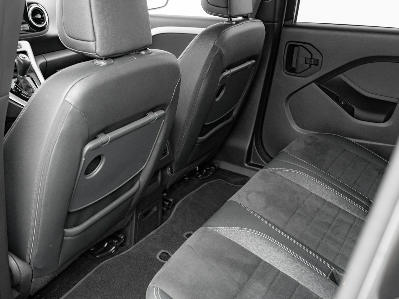 Mercedes T 180 d - Zdjęcie 21