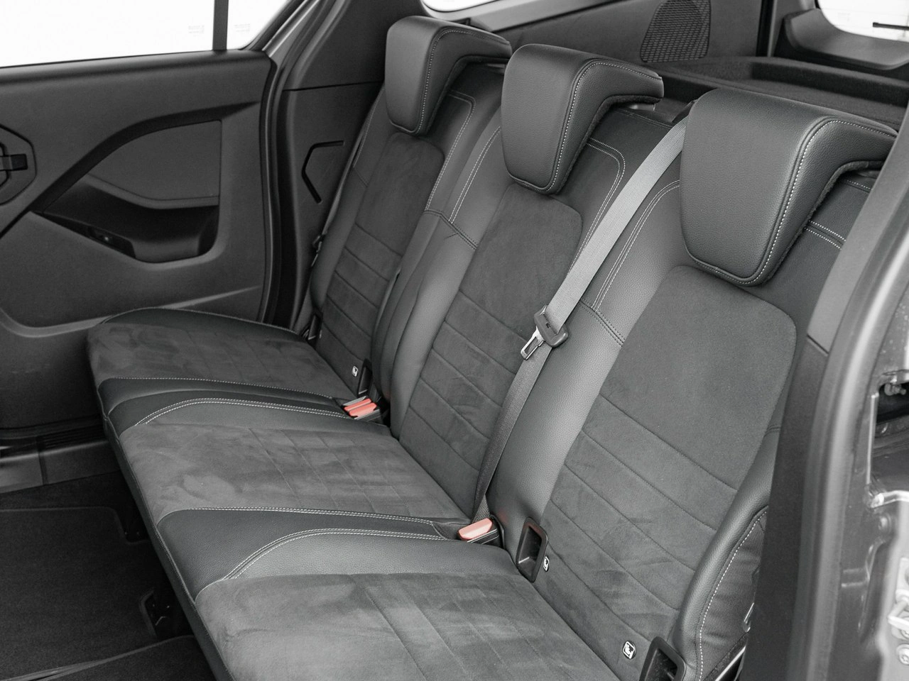 Mercedes T 180 d - Zdjęcie 22