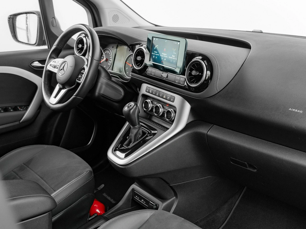 Mercedes T 180 d - Zdjęcie 28