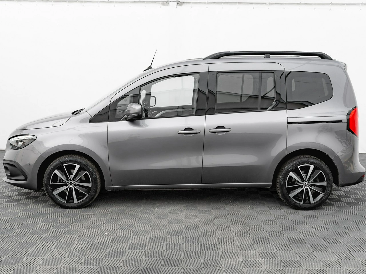 Mercedes T 180 d - Zdjęcie 8