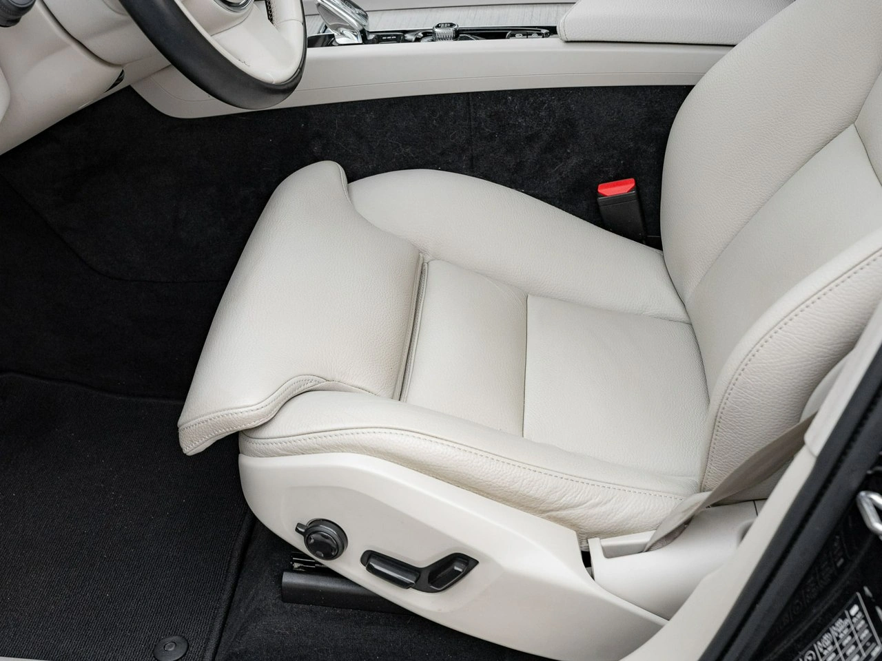 Volvo XC 60 - Zdjęcie 11