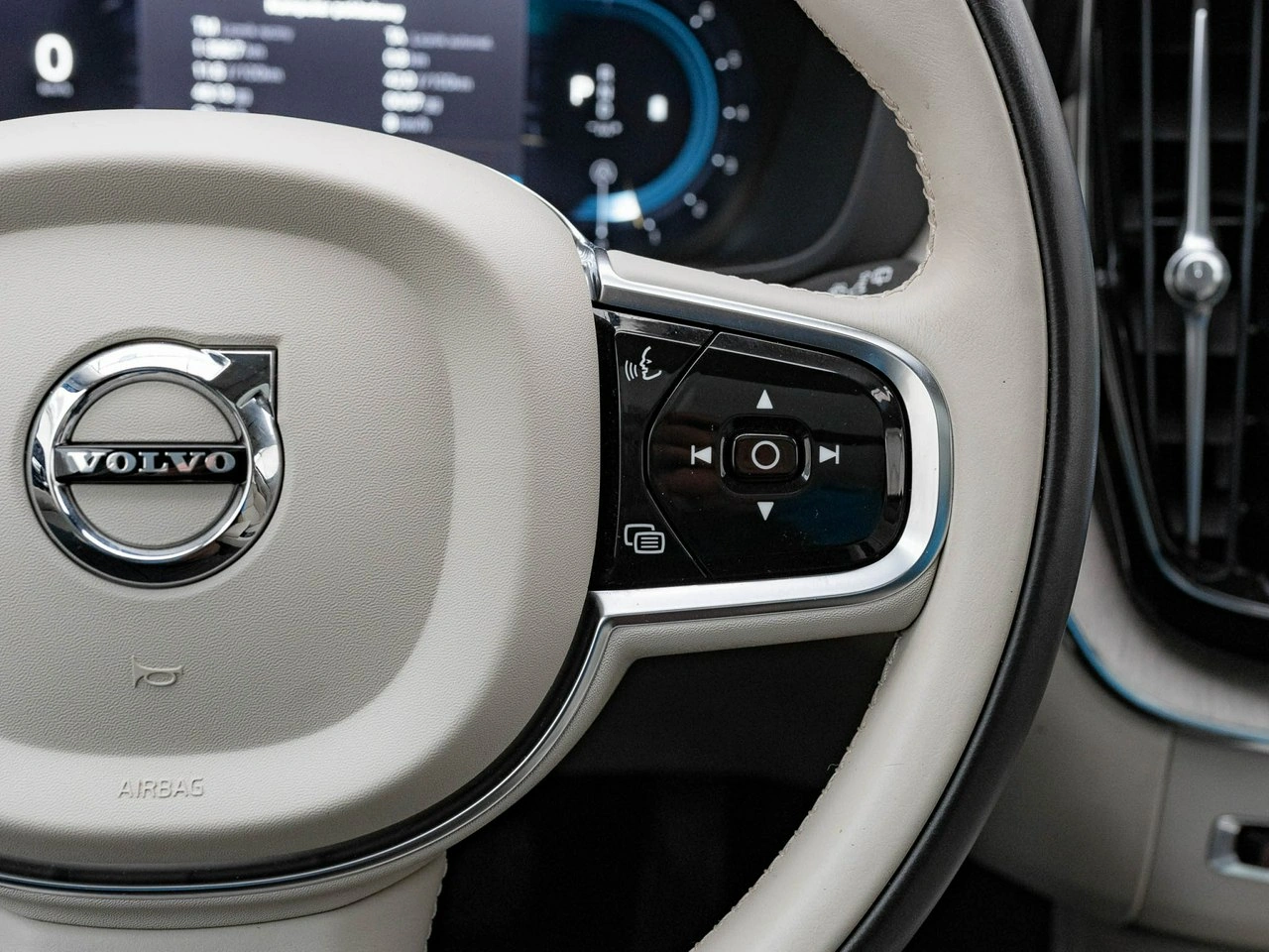 Volvo XC 60 - Zdjęcie 15