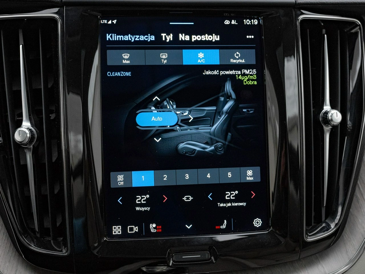 Volvo XC 60 - Zdjęcie 17