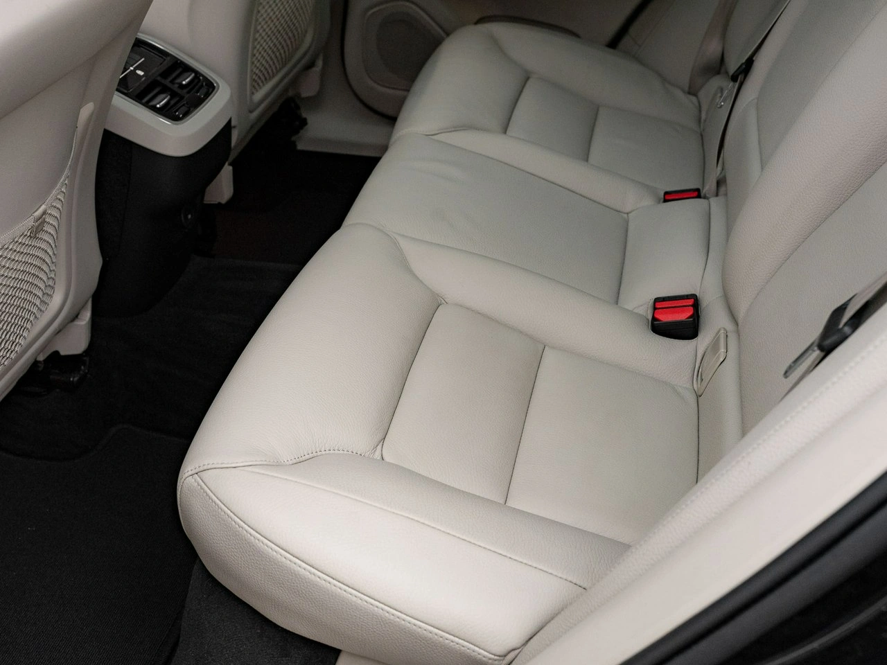 Volvo XC 60 - Zdjęcie 24