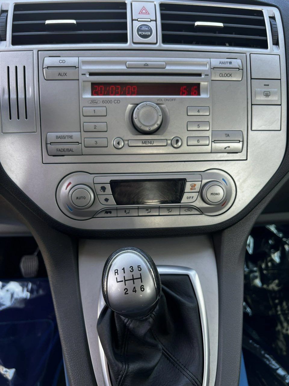 Ford Kuga - Zdjęcie 12