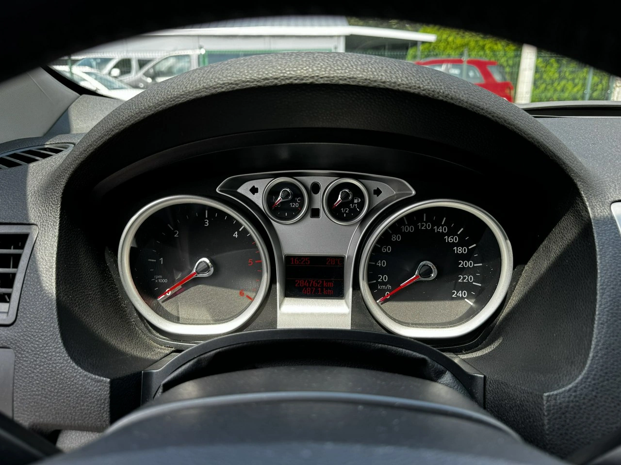 Ford Kuga - Zdjęcie 15