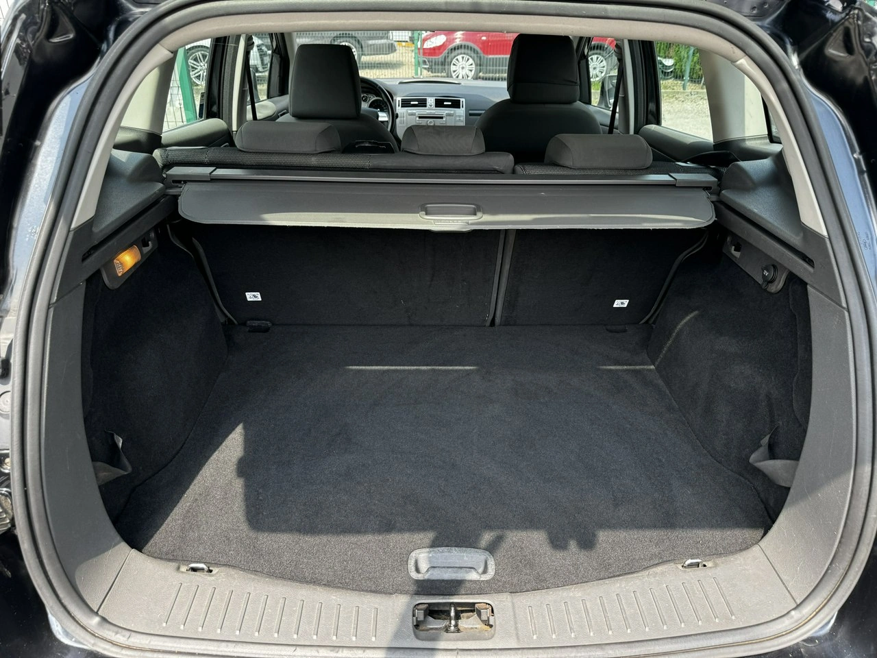 Ford Kuga - Zdjęcie 17