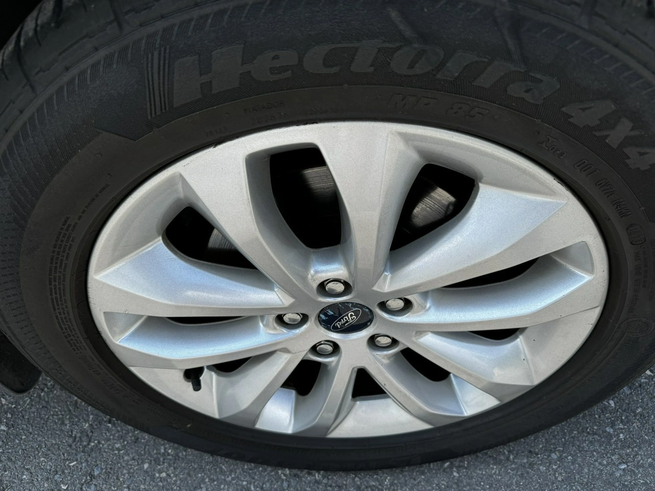 Ford Kuga - Zdjęcie 23