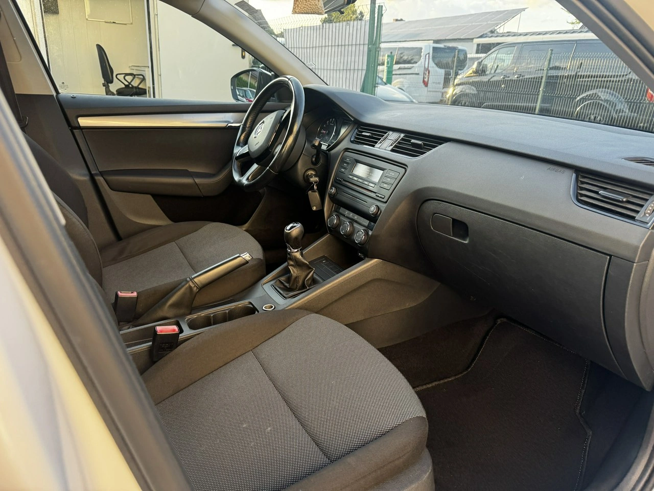 Skoda Octavia - Zdjęcie 10