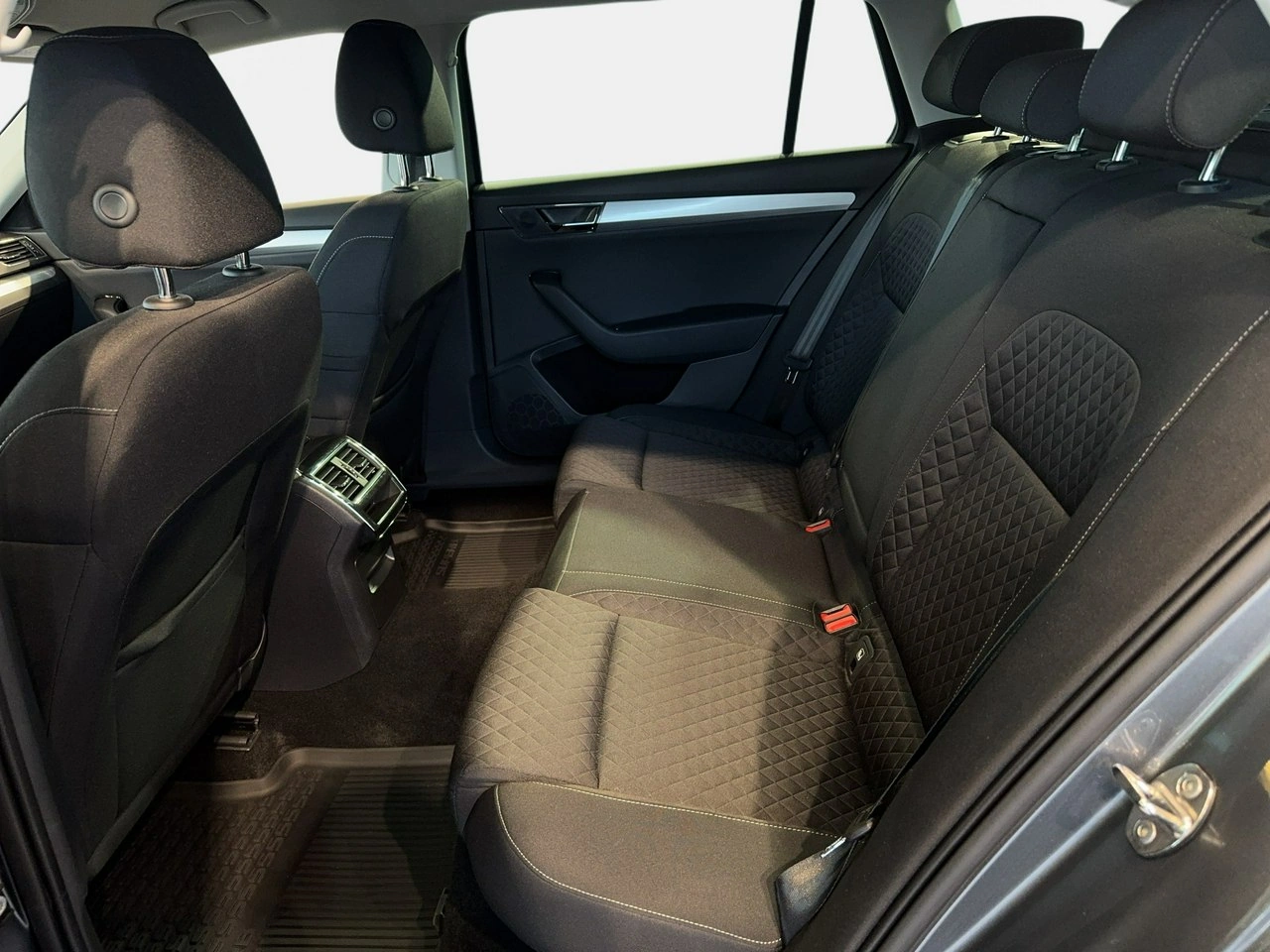 Skoda Superb - Zdjęcie 12