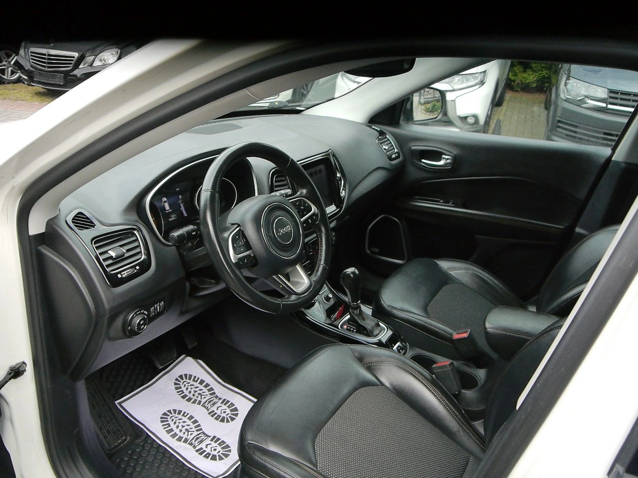 Jeep Compass - Zdjęcie 24