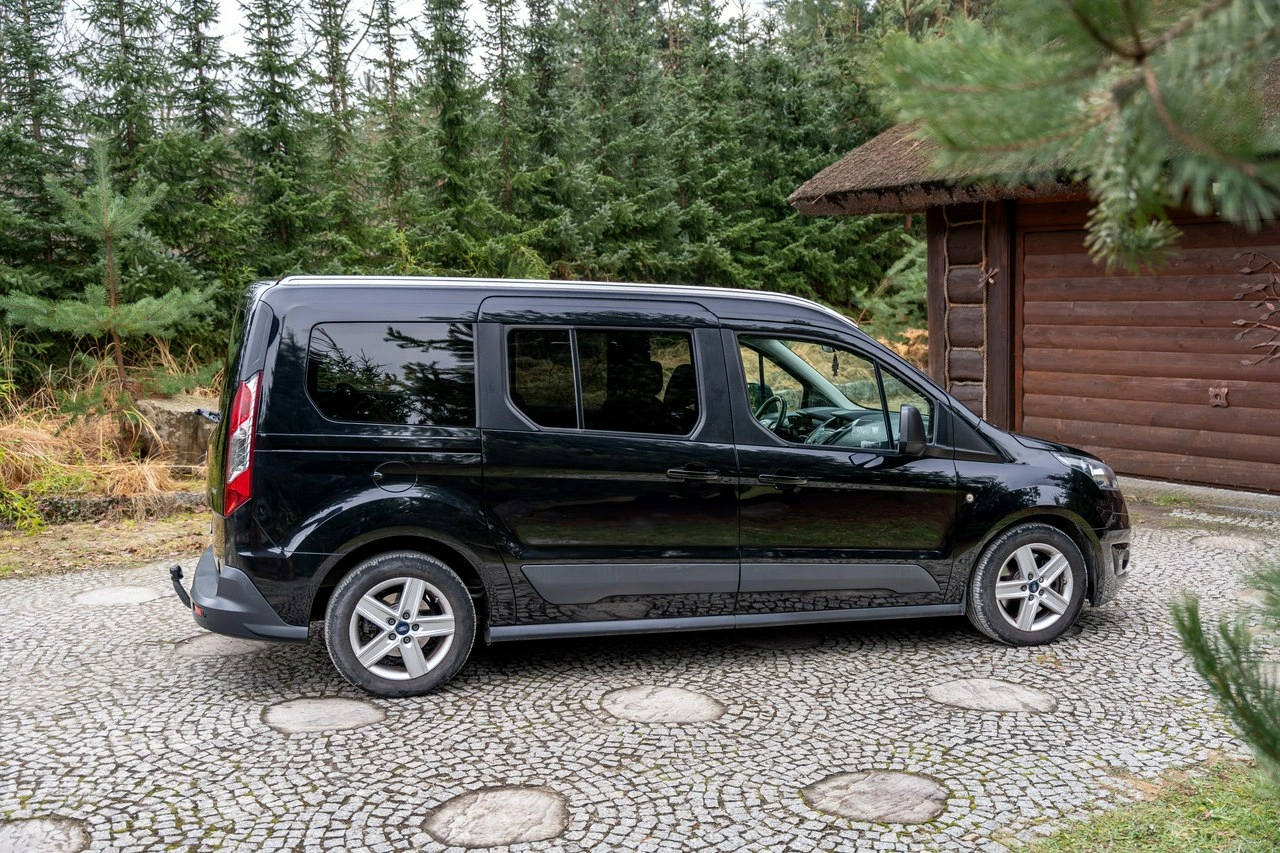 Ford Grand Tourneo Connect - Zdjęcie 15