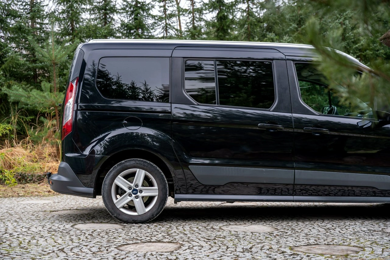Ford Grand Tourneo Connect - Zdjęcie 16