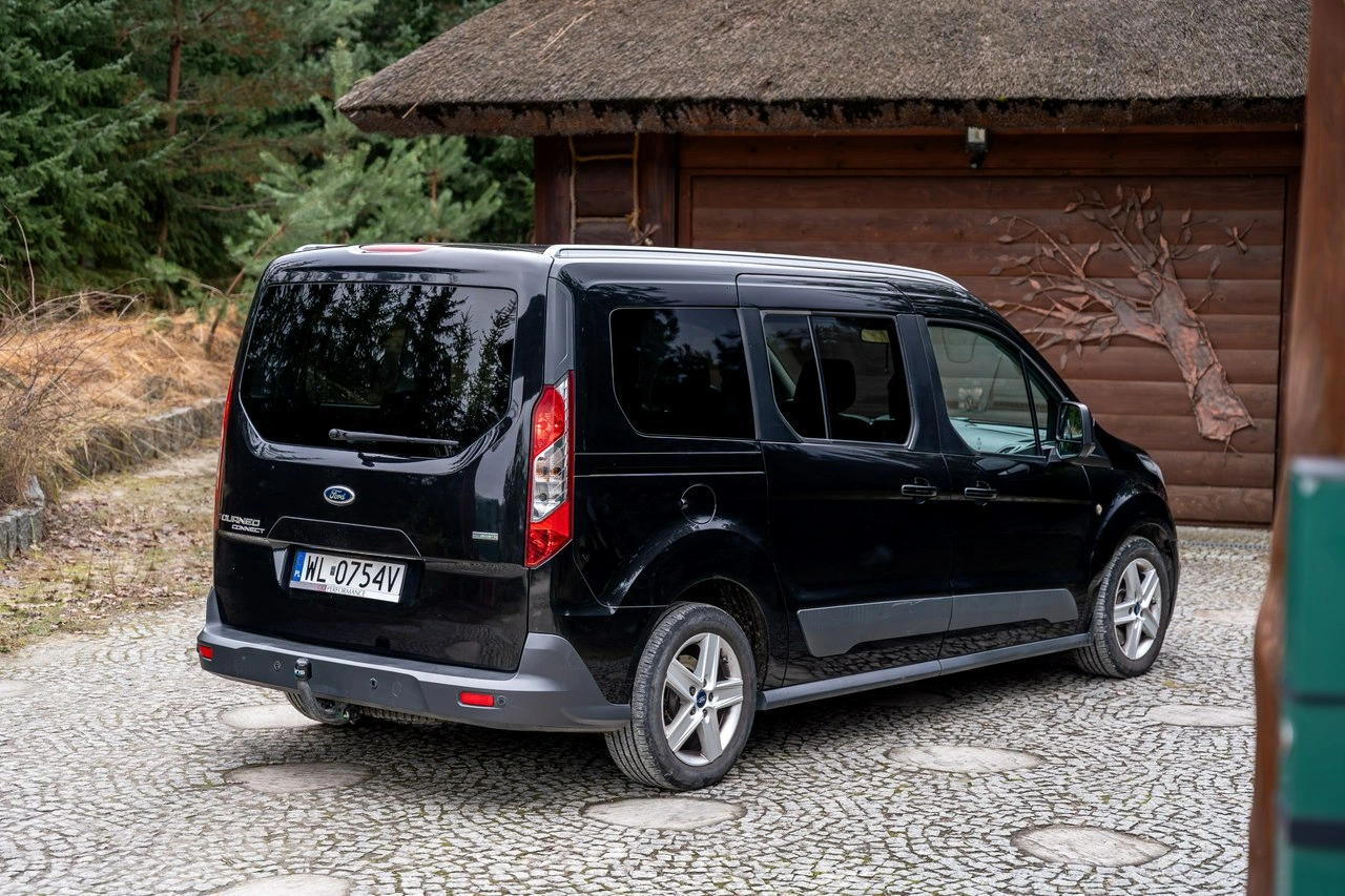 Ford Grand Tourneo Connect - Zdjęcie 21