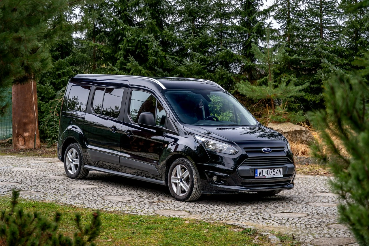 Ford Grand Tourneo Connect - Zdjęcie 24