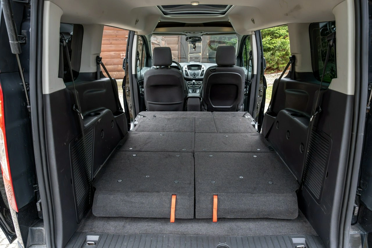 Ford Grand Tourneo Connect - Zdjęcie 38