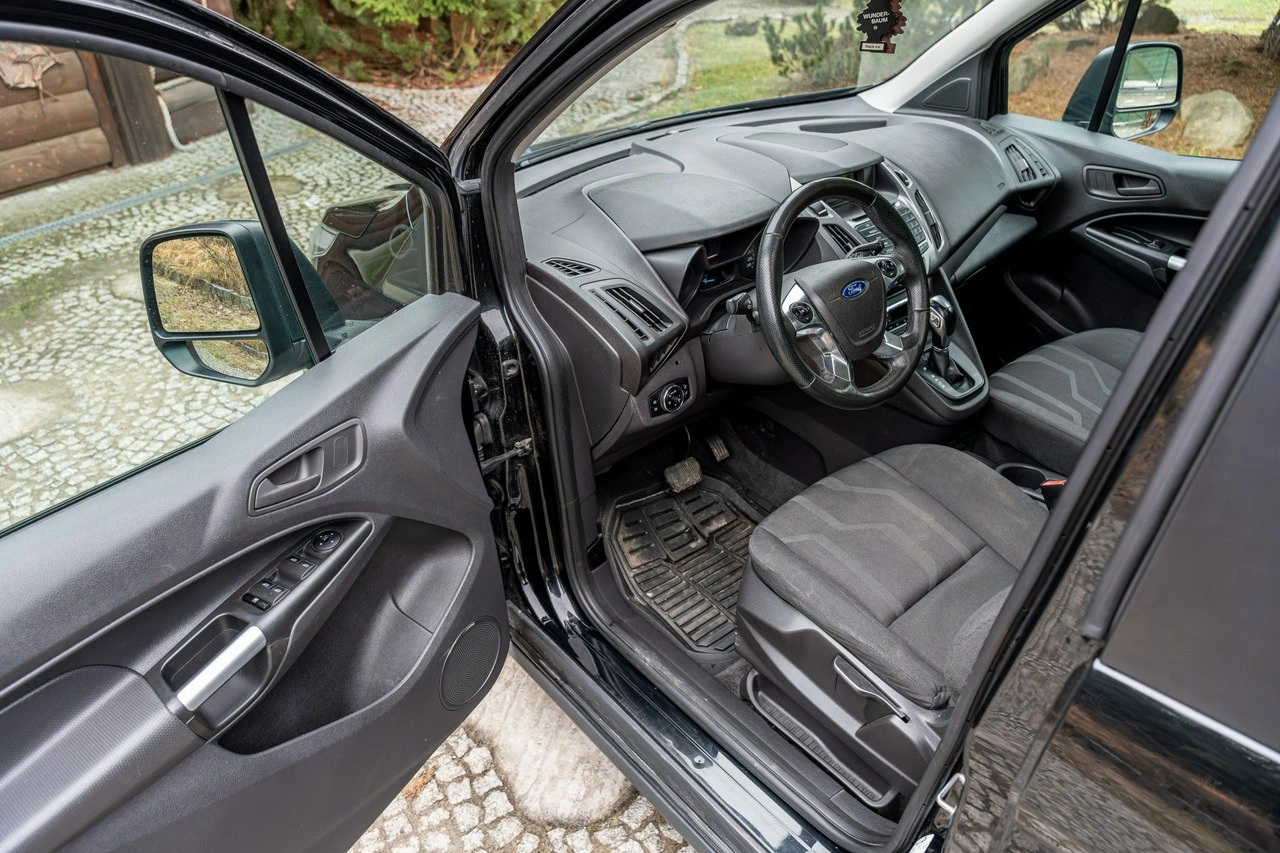 Ford Grand Tourneo Connect - Zdjęcie 40