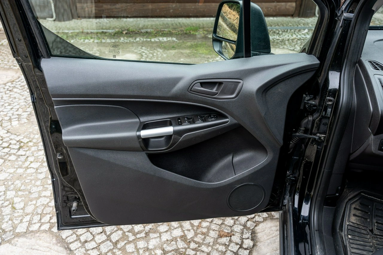 Ford Grand Tourneo Connect - Zdjęcie 41