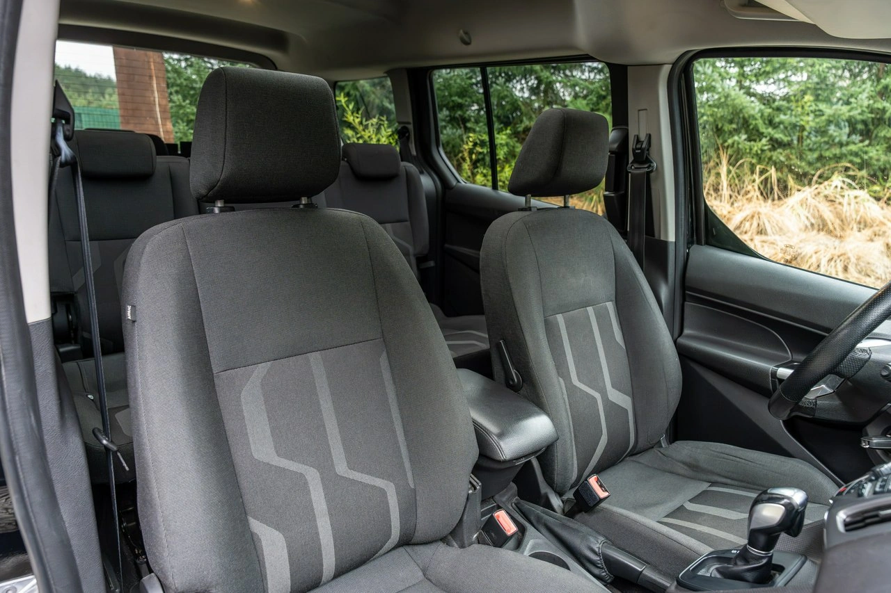 Ford Grand Tourneo Connect - Zdjęcie 46