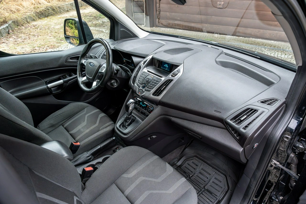 Ford Grand Tourneo Connect - Zdjęcie 47