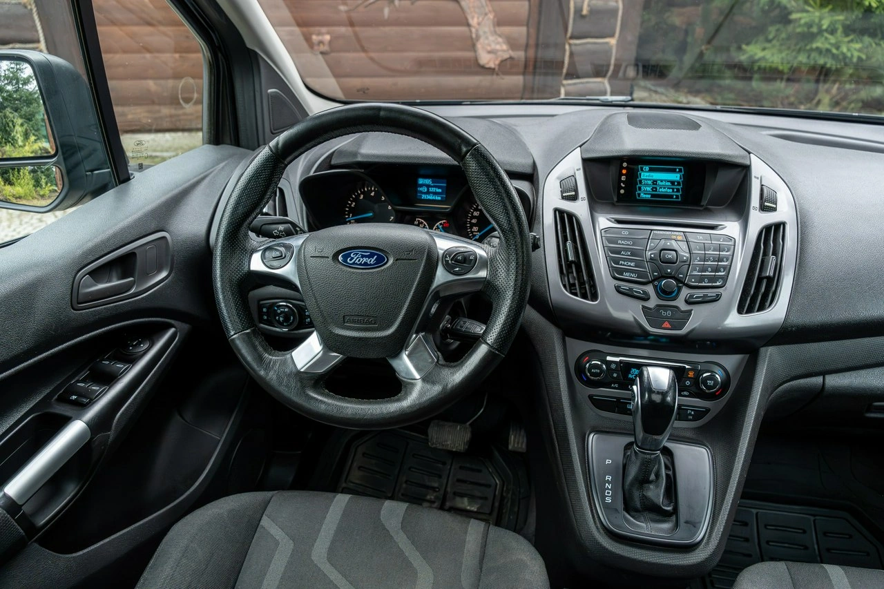 Ford Grand Tourneo Connect - Zdjęcie 49