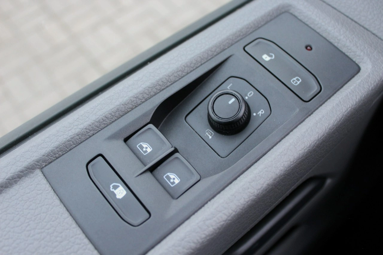 Volkswagen Transporter - Zdjęcie 20