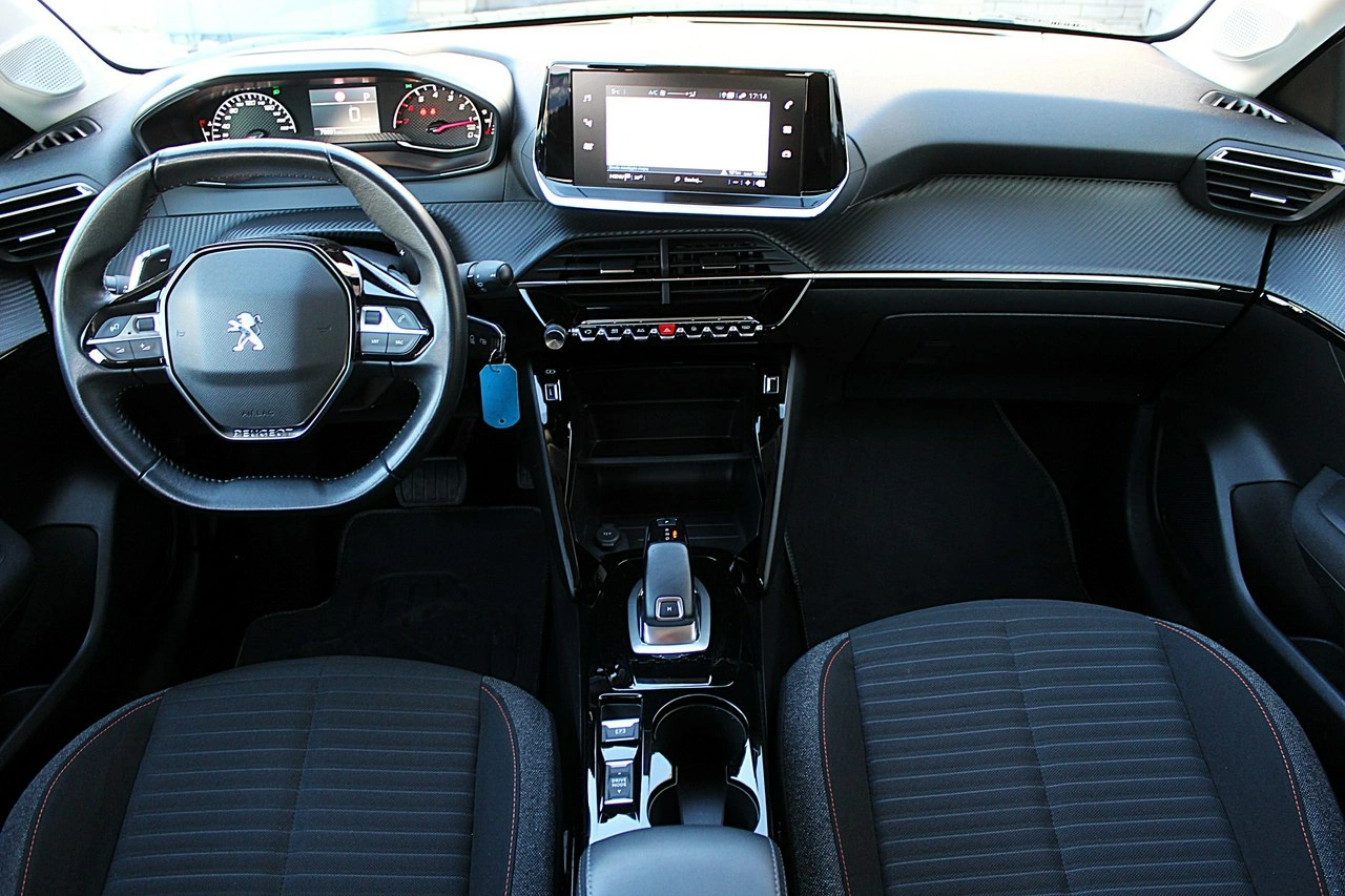 Peugeot 208 - Zdjęcie 10