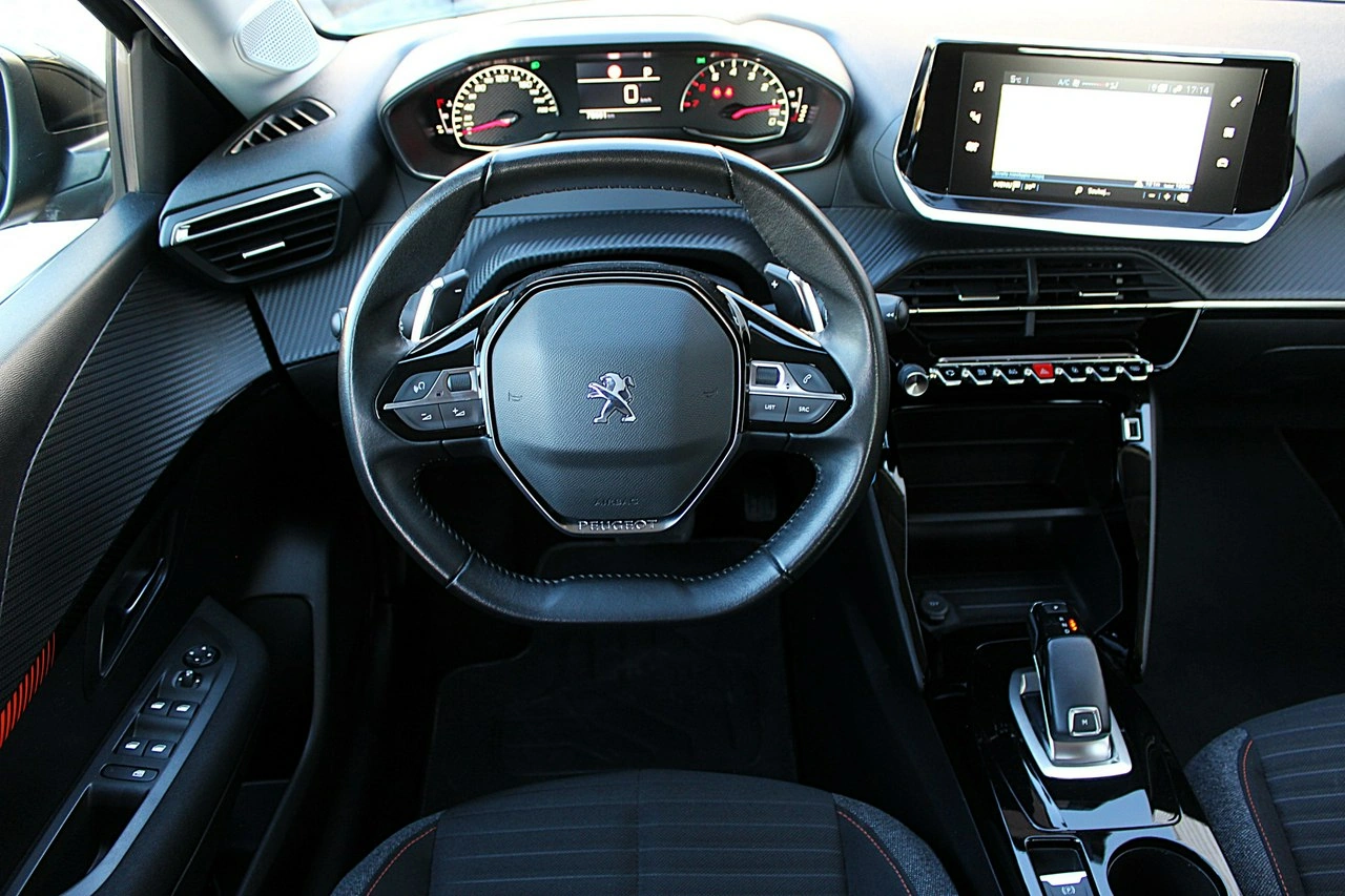 Peugeot 208 - Zdjęcie 11