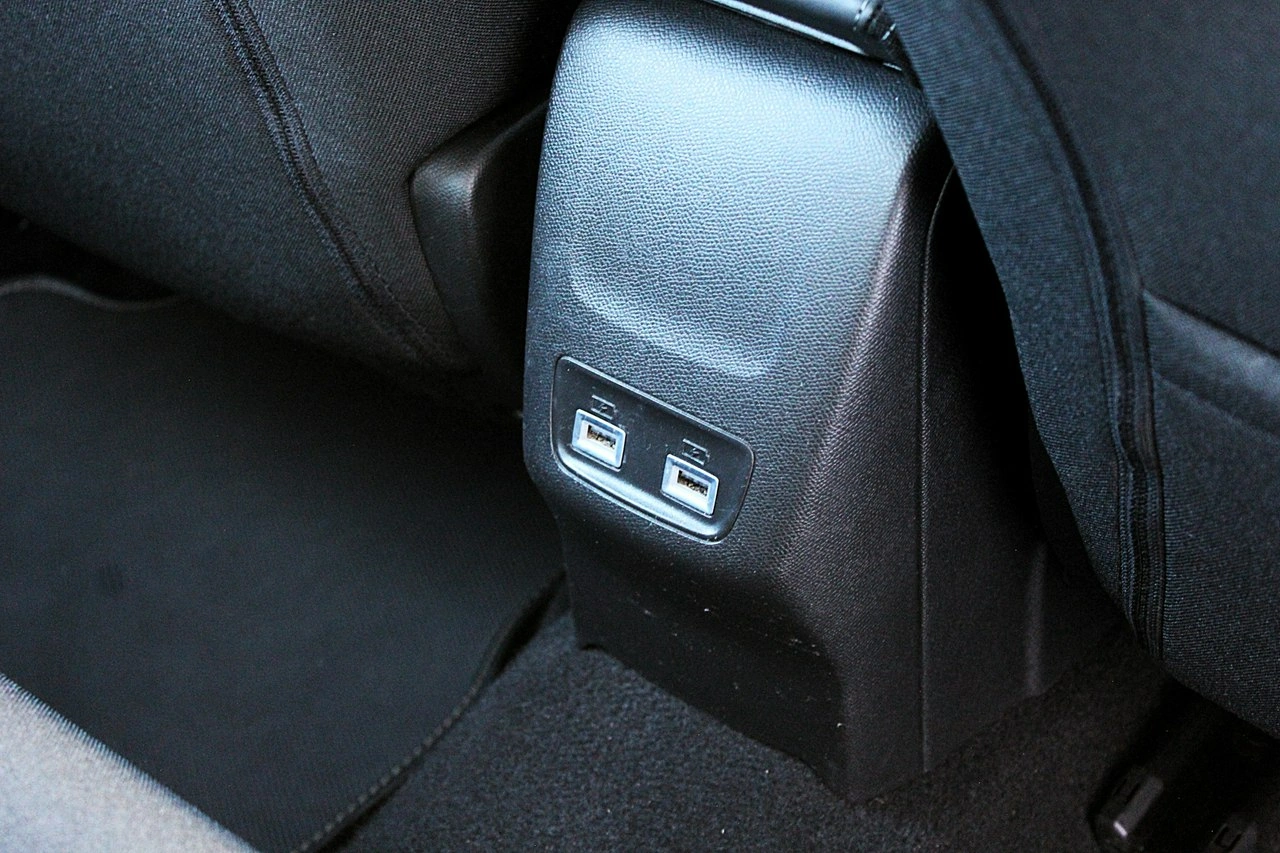 Peugeot 208 - Zdjęcie 18