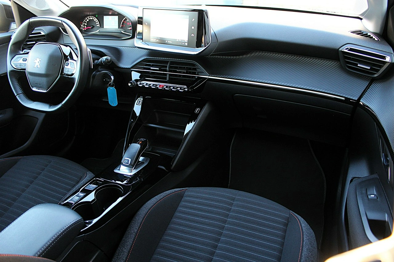 Peugeot 208 - Zdjęcie 28