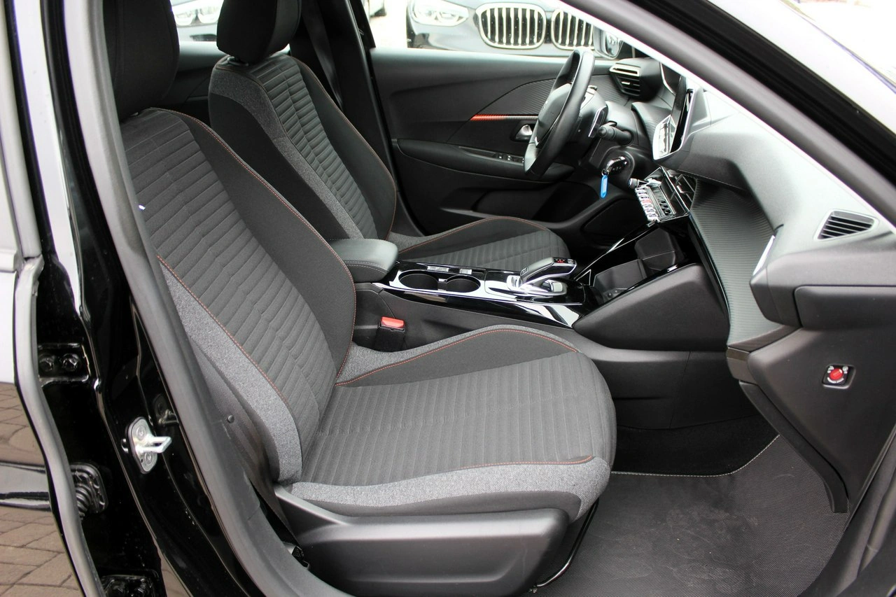 Peugeot 208 - Zdjęcie 8
