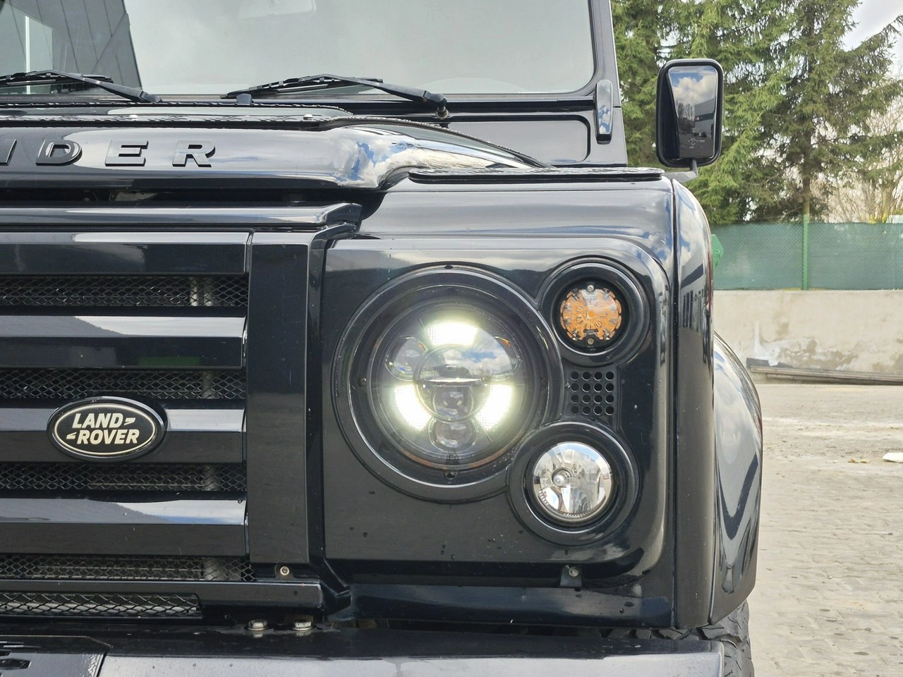 Land Rover Defender - Zdjęcie 11