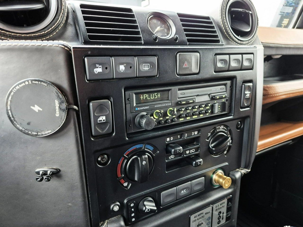 Land Rover Defender - Zdjęcie 34