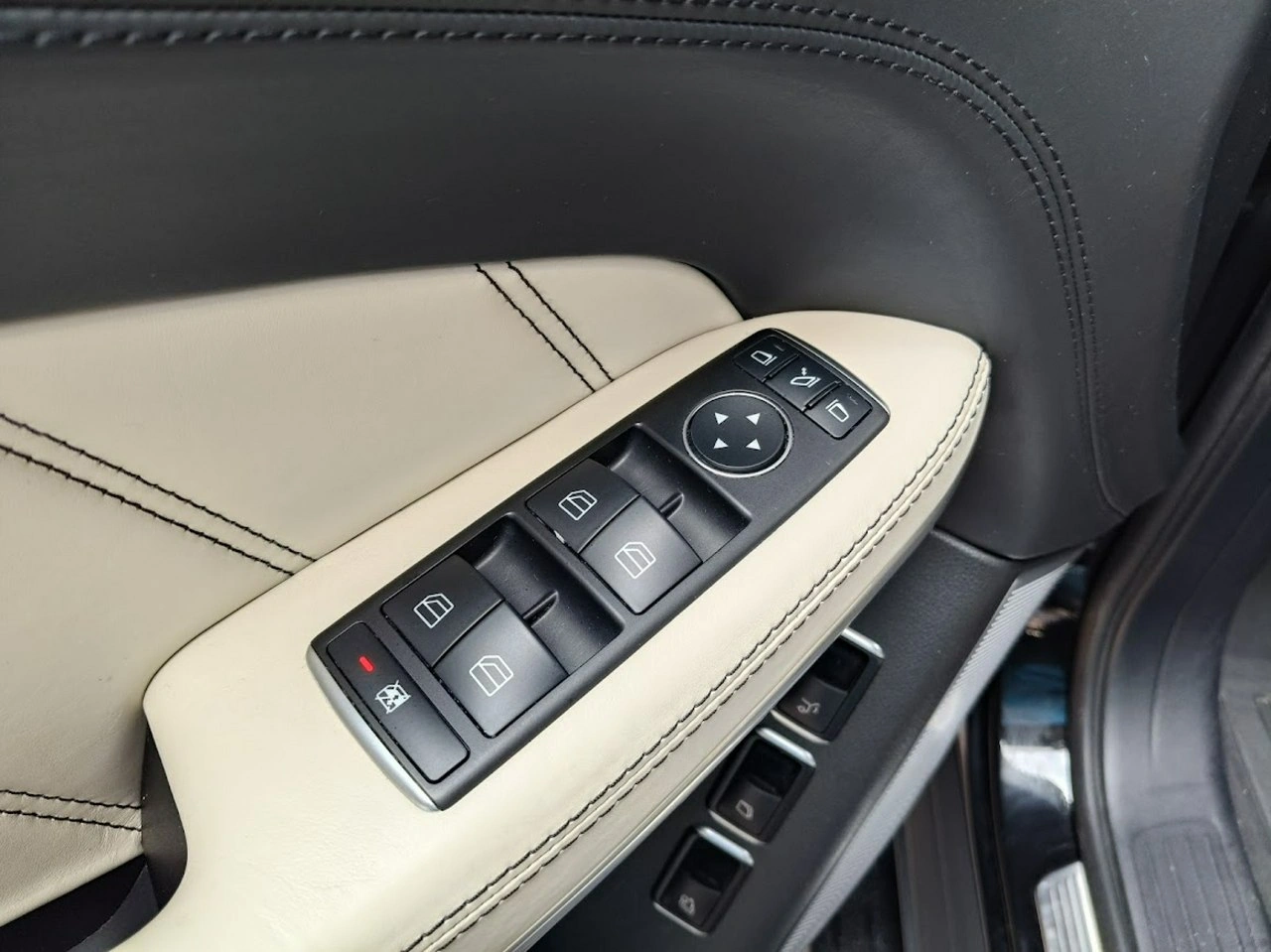 Mercedes GLS Klasa - Zdjęcie 33