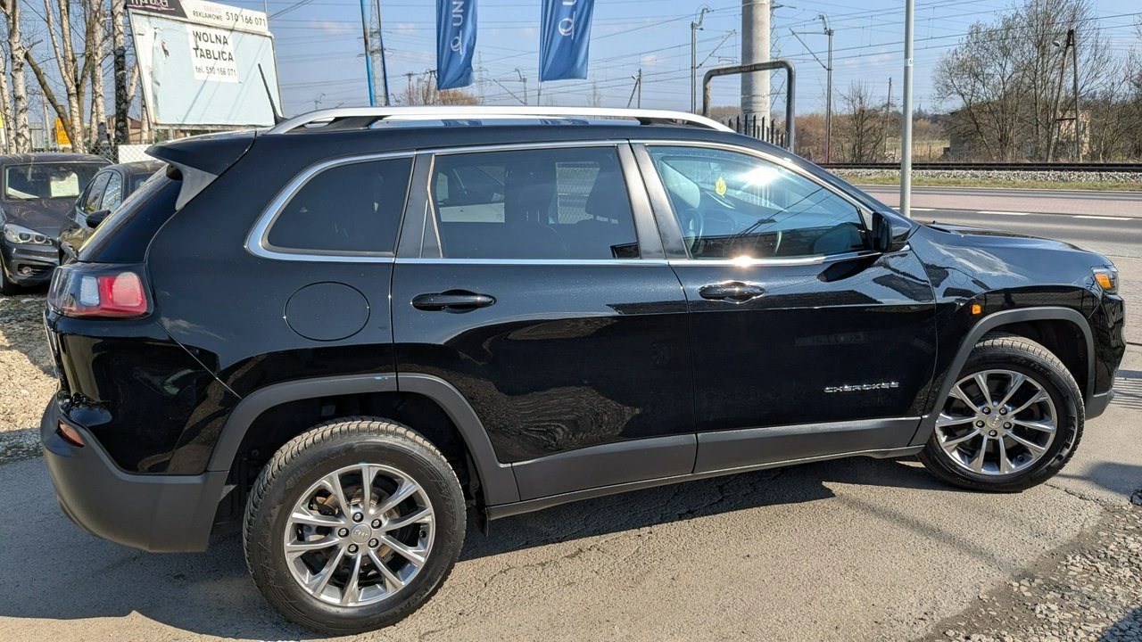 Jeep Cherokee - Zdjęcie 11