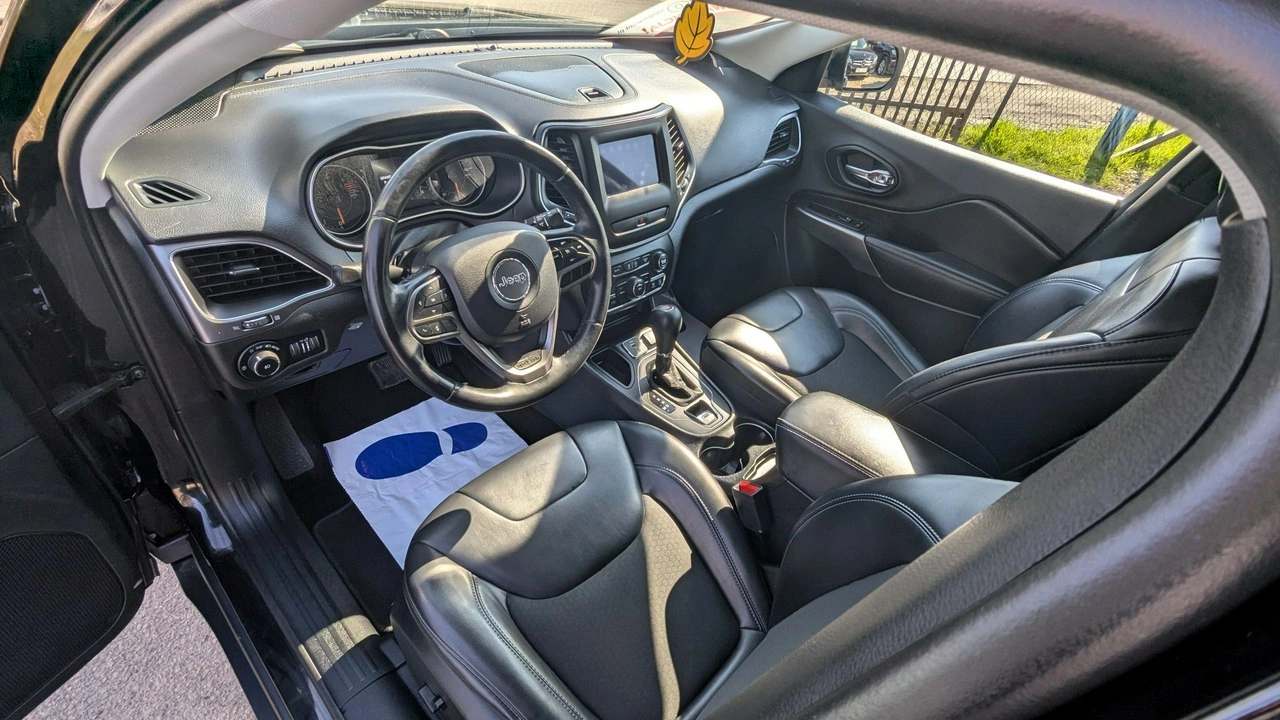 Jeep Cherokee - Zdjęcie 12