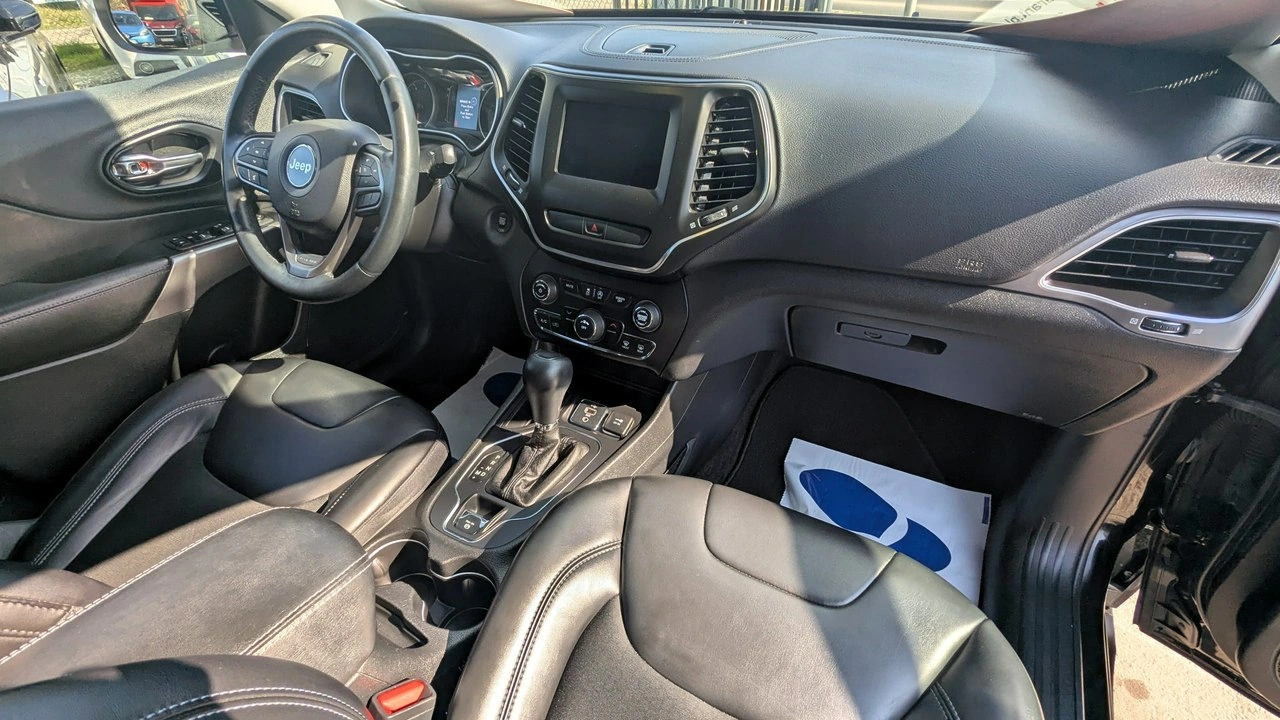 Jeep Cherokee - Zdjęcie 18