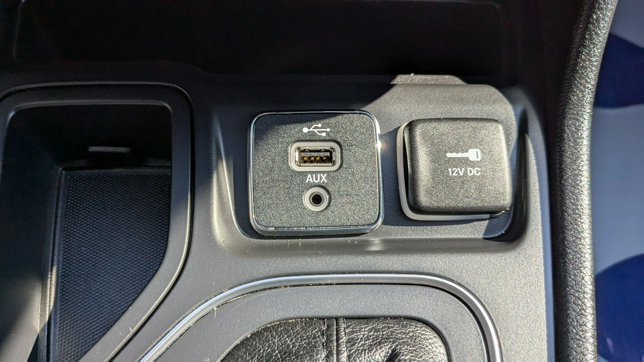 Jeep Cherokee - Zdjęcie 30