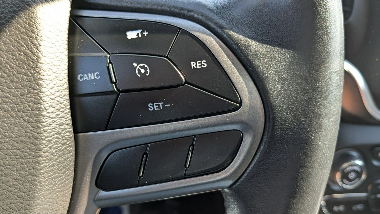 Jeep Cherokee - Zdjęcie 35