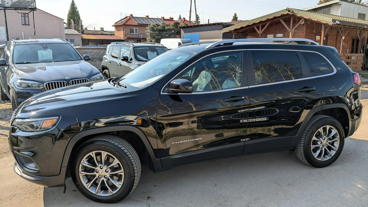 Jeep Cherokee - Zdjęcie 2