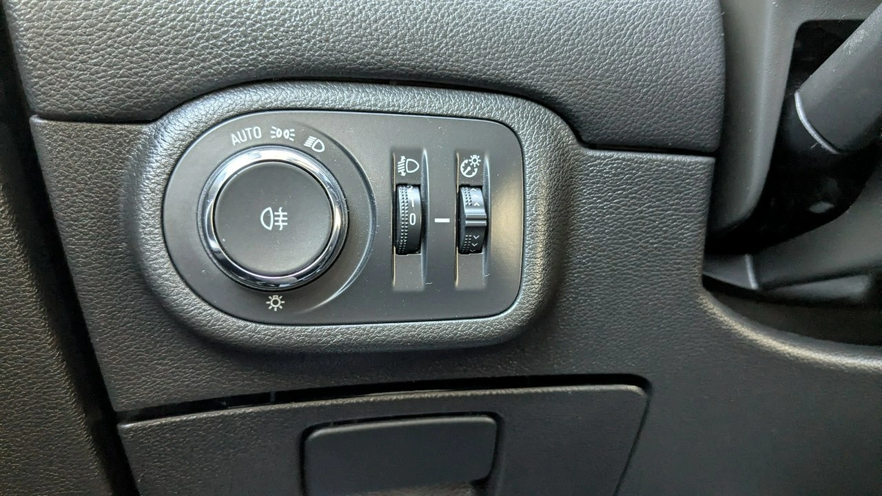 Opel Zafira - Zdjęcie 30