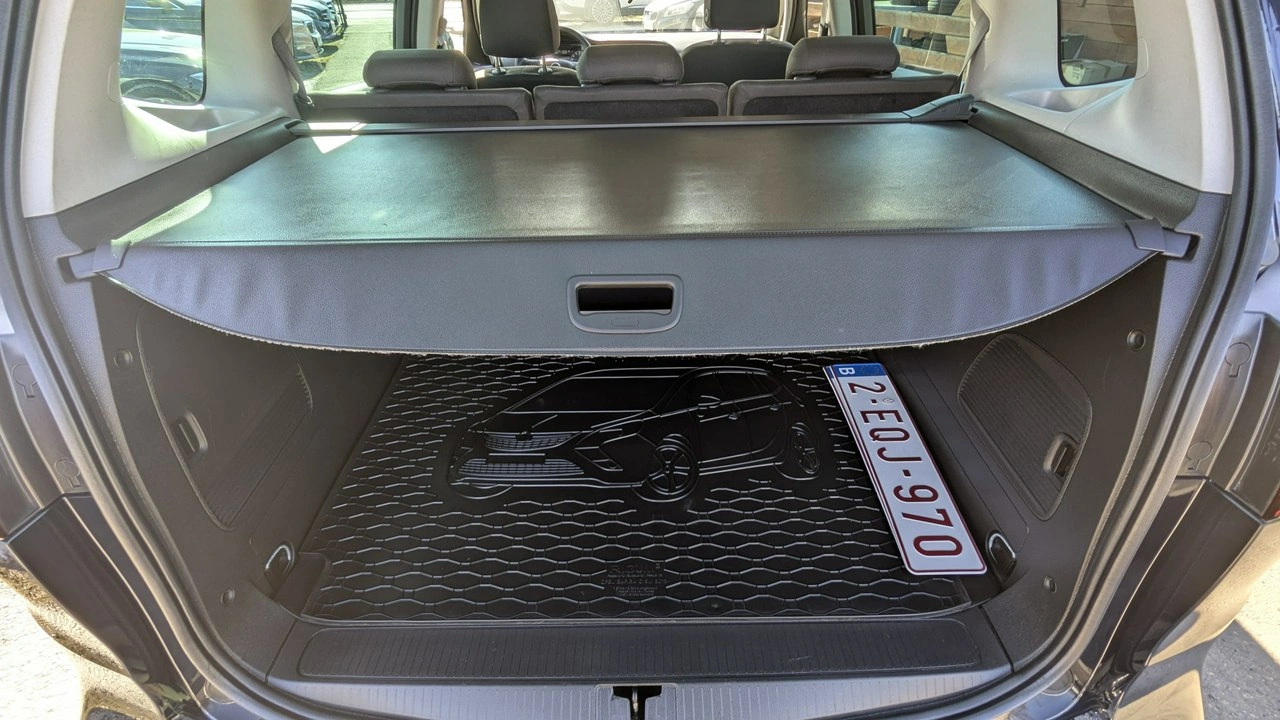 Opel Zafira - Zdjęcie 35